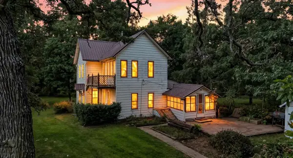 1232 540th St SW, Kalona, IA 52247