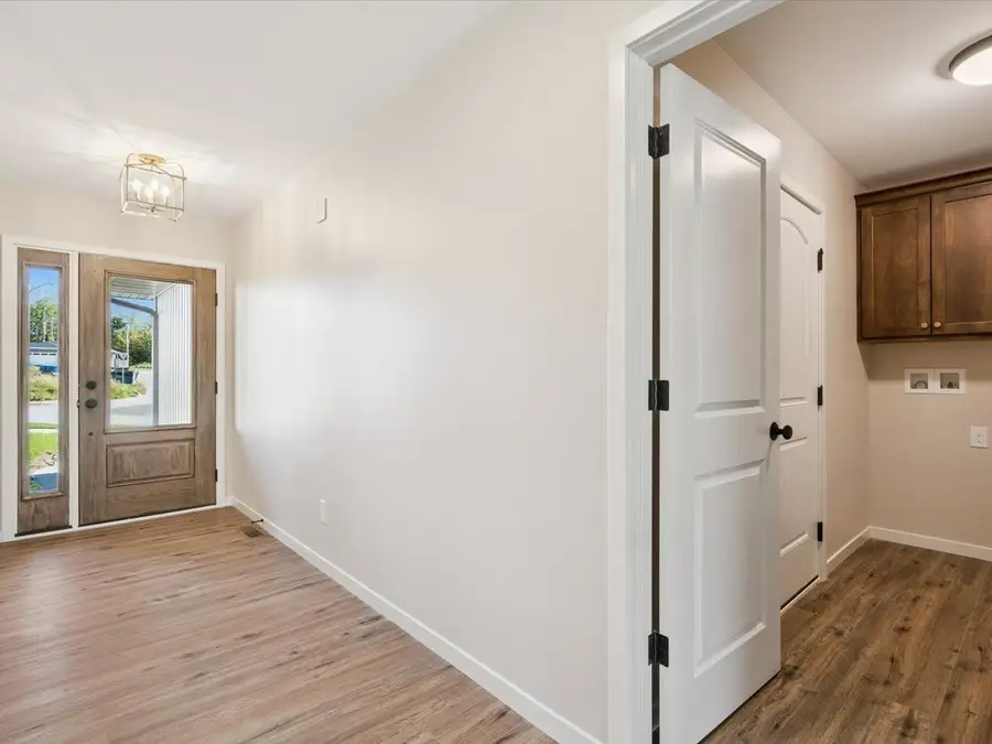 655 Maclan Ct, Iowa City, IA 52246 - Image #2