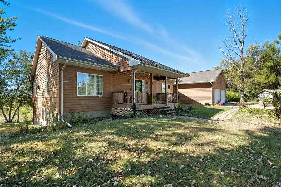 5327 Vincent Ave NE, West Branch, IA 52358 - Image #2