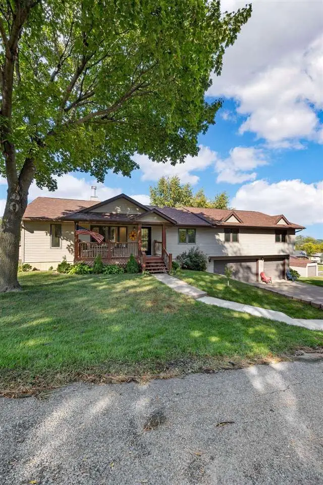 3438 Twin Lake View Dr NE, North Liberty, IA 52317 - Image #3