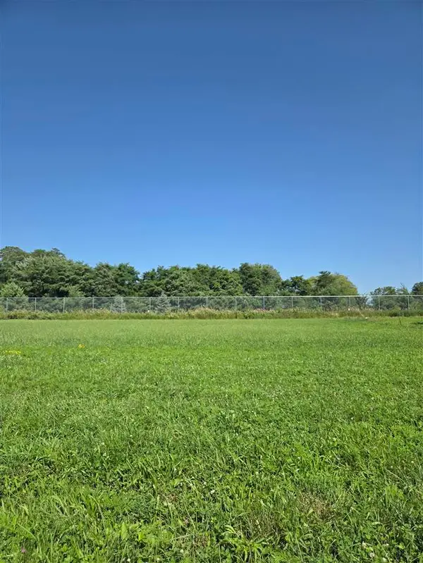 1404 Tamarack Trail, Iowa City, IA 52245