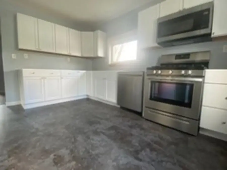 420 W Zeller St, North Liberty, IA 52317 - Image #2