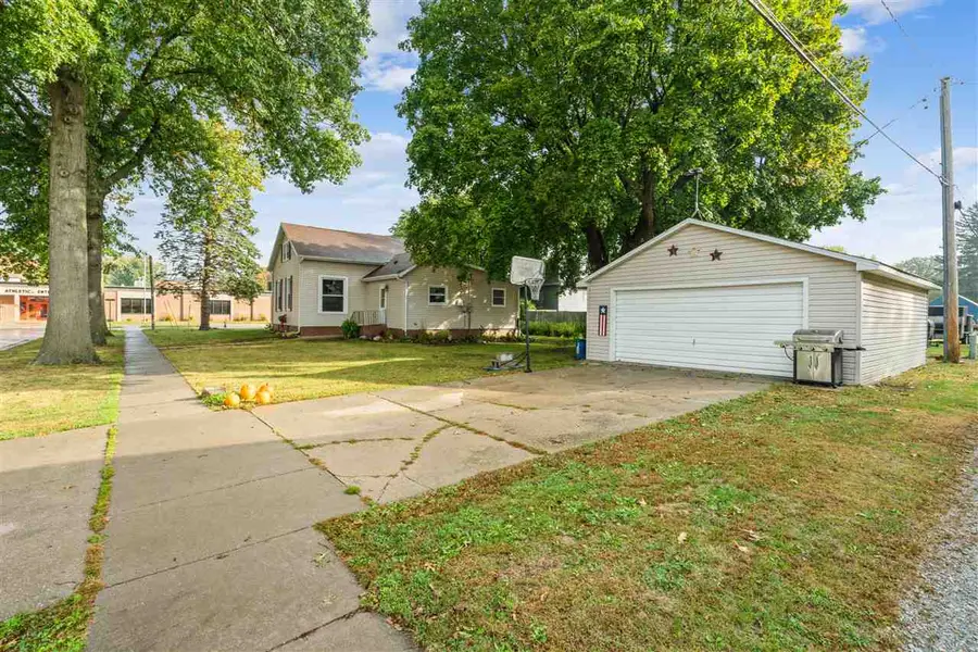 300 E Hilton st, Marengo, IA 52301 - Image #3