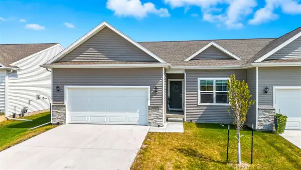 812 Juneberry Dr, Palo, IA 52324