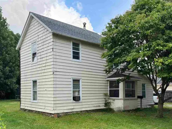 712 S 2nd Ave, Washington, IA 52353