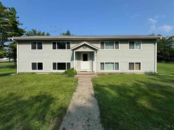 115 N Iowa St, Keota, IA 52248