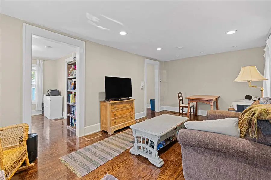 821 Roosevelt, Iowa City, IA 52245 - Image #3