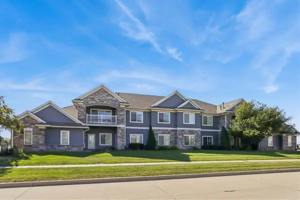 450 Penn Ct, North Liberty, IA 52317