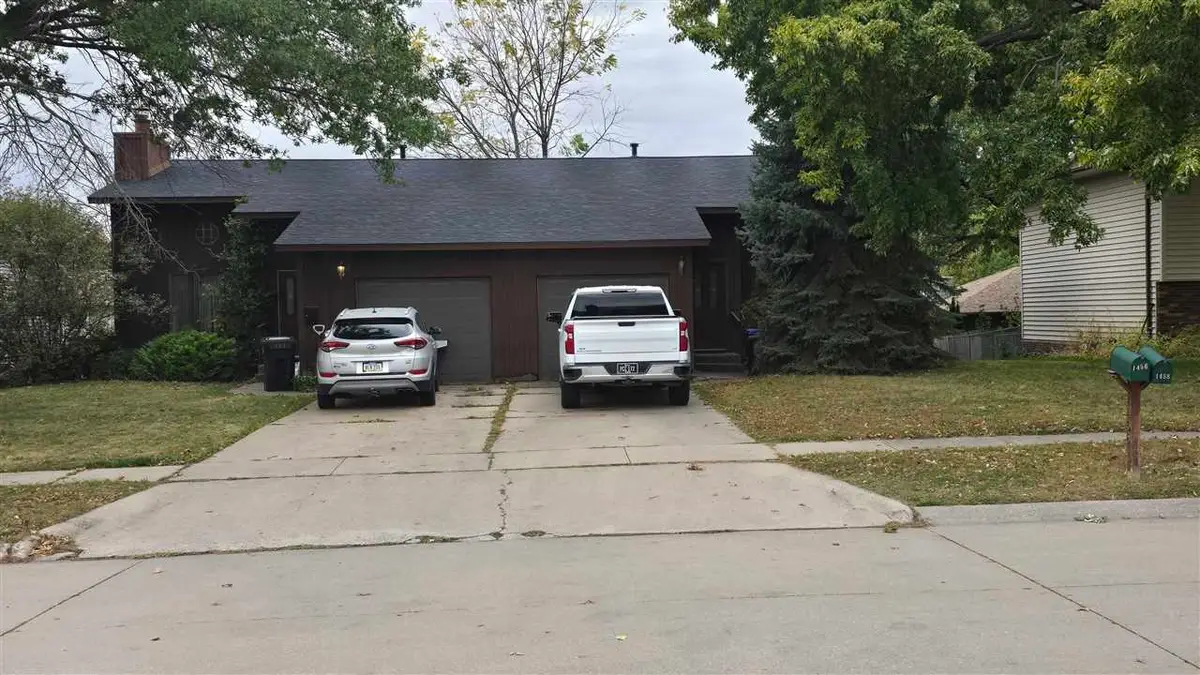 1456 Eastview Dr, Coralville, IA 52241 - Image #1