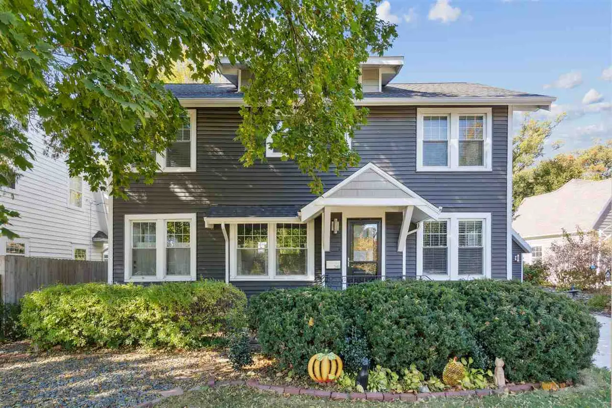 549 Vernon Drive SE, Cedar Rapids, IA 52403 - Image #1