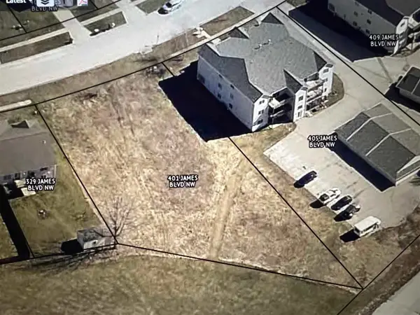 401 James Blvd NW, Oxford, IA 52322