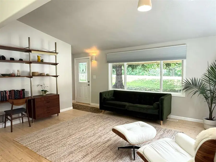 2765 Anchorage Rd NE, Solon, IA 52333 - Image #3