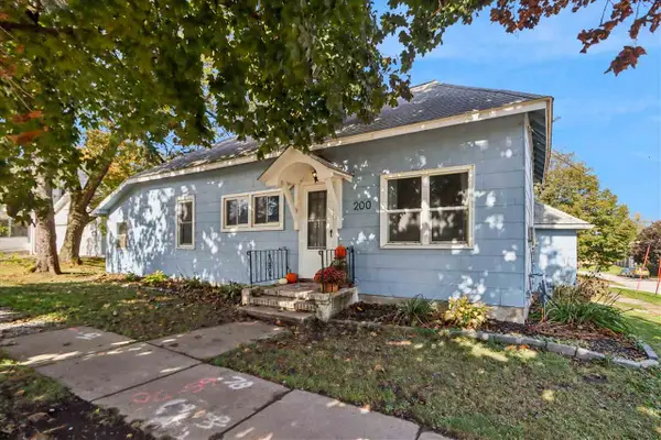 200 North Street, Williamsburg, IA 52361