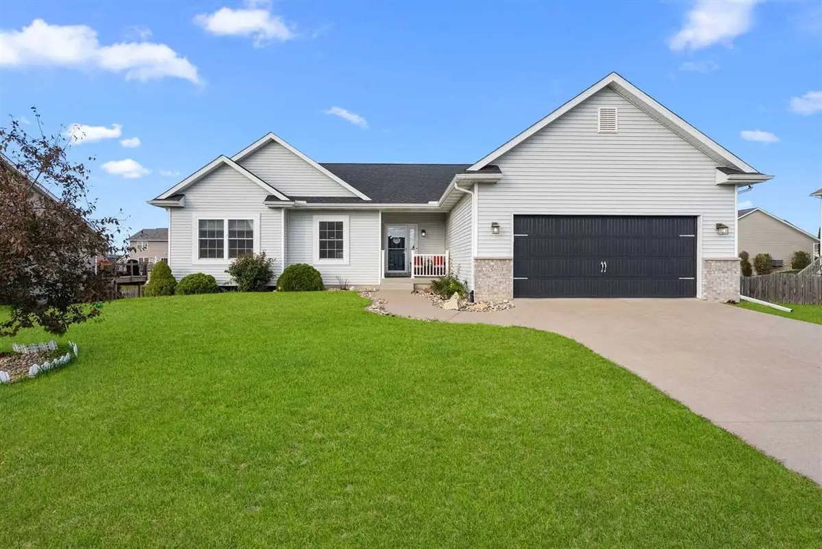4390 Tranquility Trl, Bettendorf, IA 52722 - Image #1