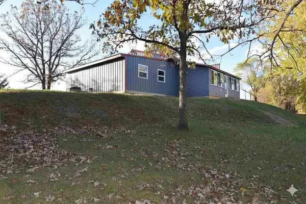 1830 310th St, North English, IA 52316