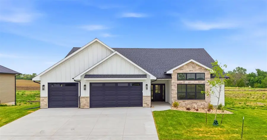 230 Howard Ave NW, Swisher, IA 52338 - #2