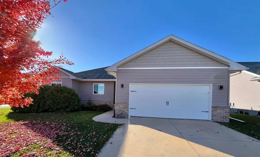 285 Autumn Ct, North Liberty, IA 52317 - Image #2