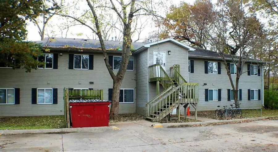 645 S Lucas St, Iowa City, IA 52240 - Image #2