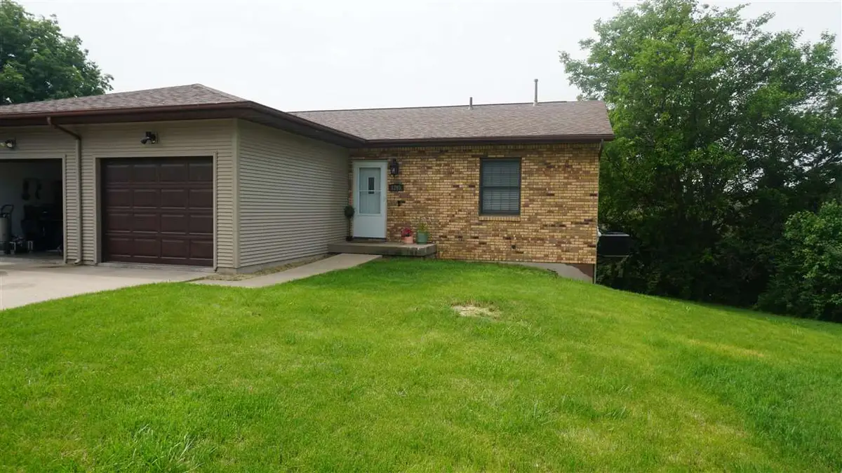1295 Dolen Pl, Iowa City, IA 52246 - Image #1