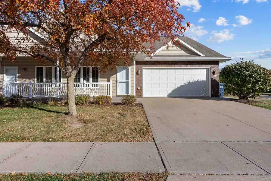 12 Brentwood Dr, Iowa City, IA 52245 - Image #2