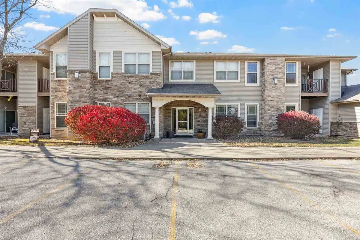 1718 Algonquin Rd, Iowa City, IA 52245 - Image #1