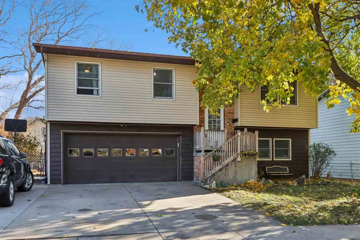 1242 Dover St, Iowa City, IA 52240 - Image #1