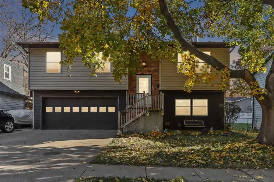 1242 Dover St, Iowa City, IA 52240 - Image #2