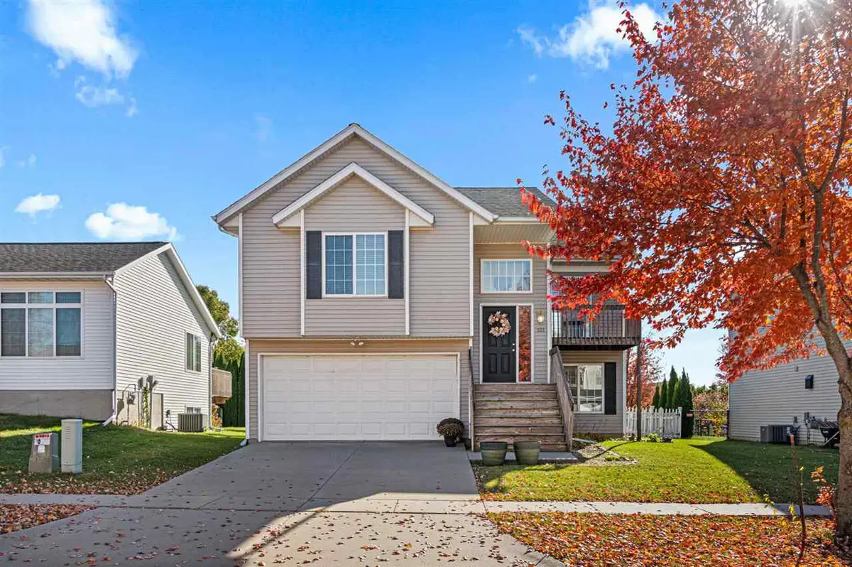 923 Augusta Cir, North Liberty, IA 52317 - Image #1