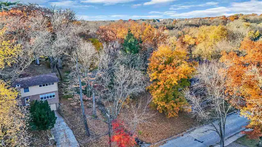 435 Lee St, Iowa City, IA 52246 - Image #2