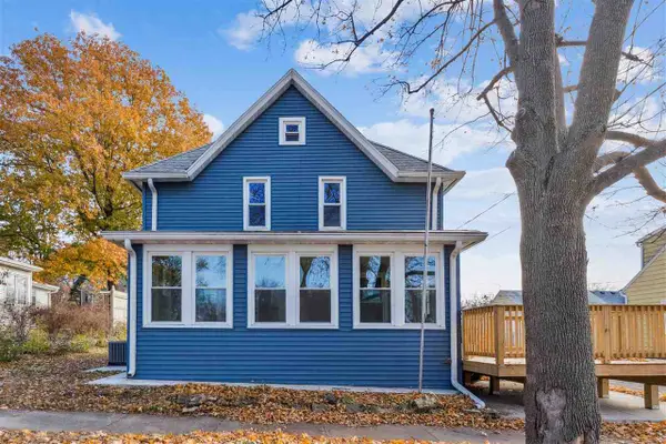 818 Steely St, Waterloo, IA 50703