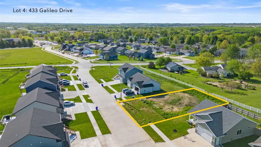433 Galileo Dr, Riverside, IA 52327 - #3