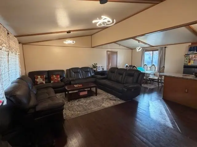 209 Flatiron Dr., Columbus Junction, IA 52738 - Image #2