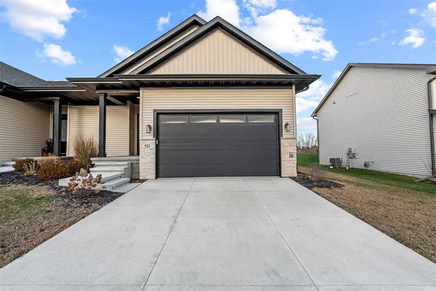 922 Oakland Trail, Solon, IA 52333 - Image #2