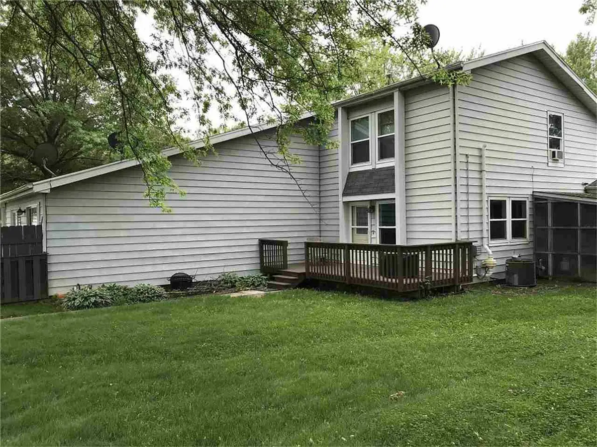 102 Valley Rd, Williamsburg, IA 52361 - Image #1