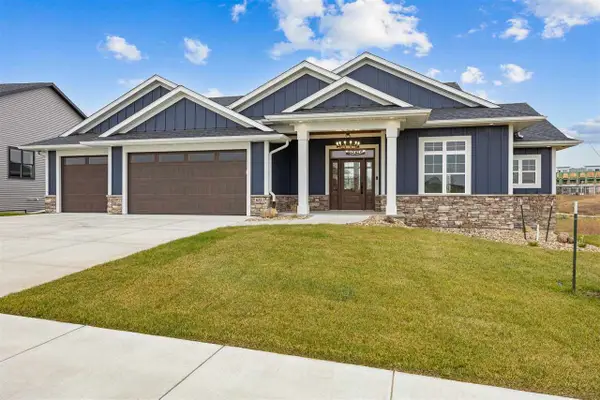 632 Rock Ridge Rd, Tiffin, IA 52340