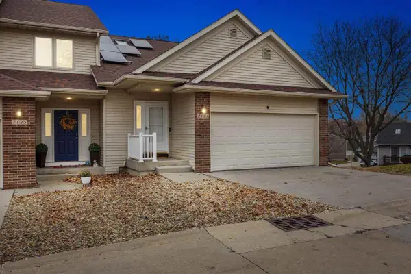 2121 Holiday Rd, Coralville, IA 52241