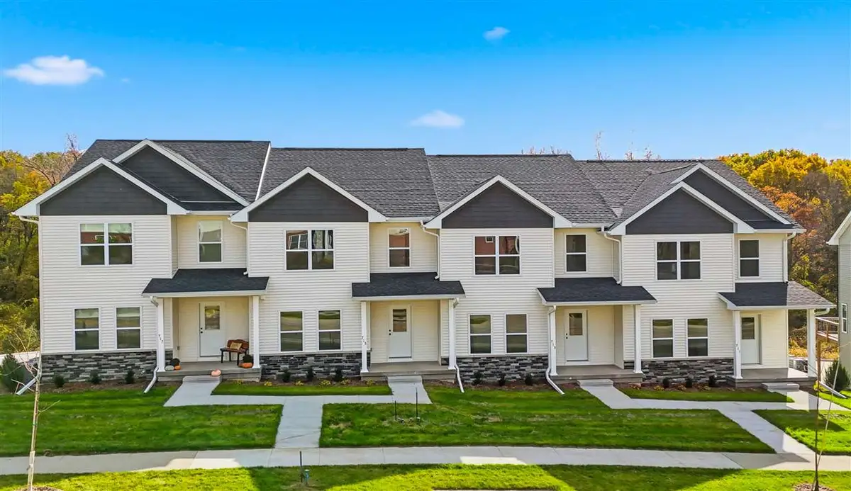 715 E Foster Rd, Iowa City, IA 52245 - Image #1