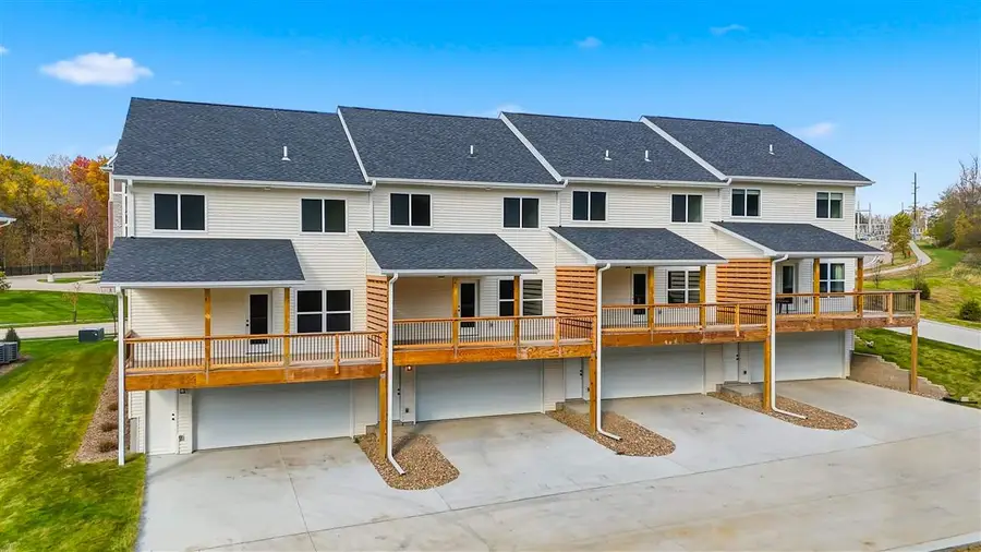 715 E Foster Rd, Iowa City, IA 52245 - Image #2