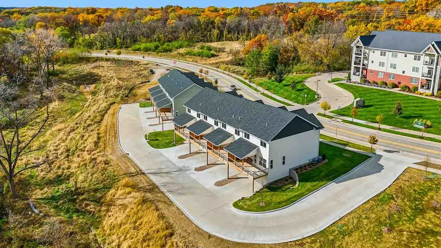 715 E Foster Rd, Iowa City, IA 52245 - Image #3