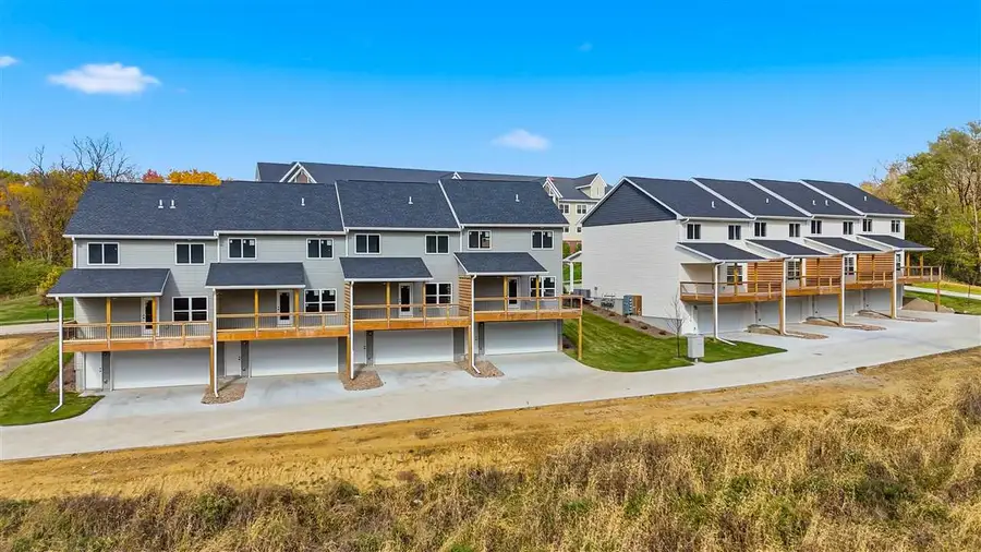 693 E Foster Rd, Iowa City, IA 52245 - Image #3