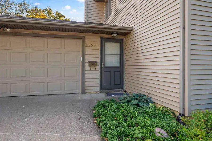 1256 Esther Ct, Iowa City, IA 52240 - Image #3