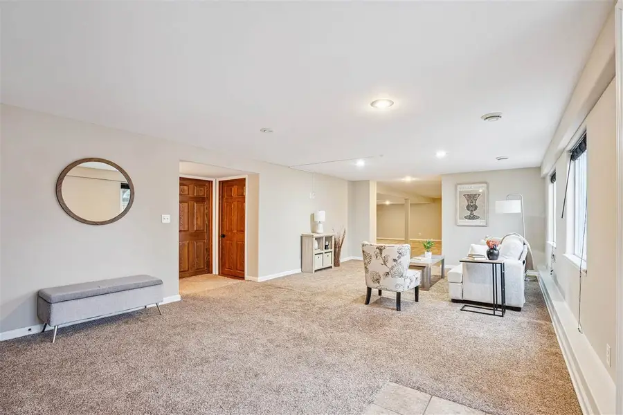 2944 Oakland Rd NE, Cedar Rapids, IA 52402 - Image #3