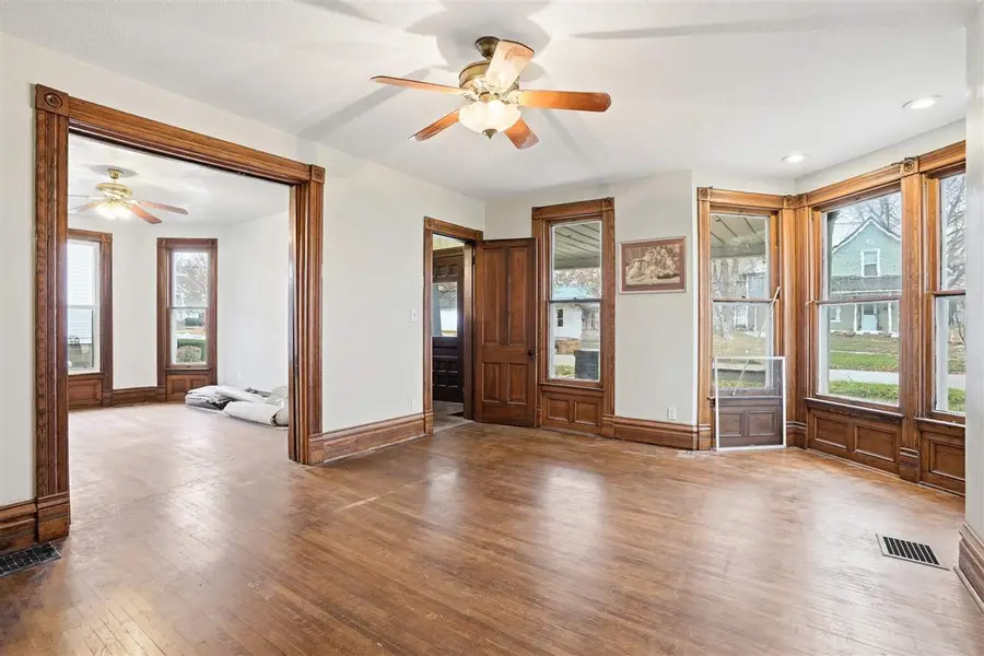 221 S Ave. D, Washington, IA 52353 - Image #2