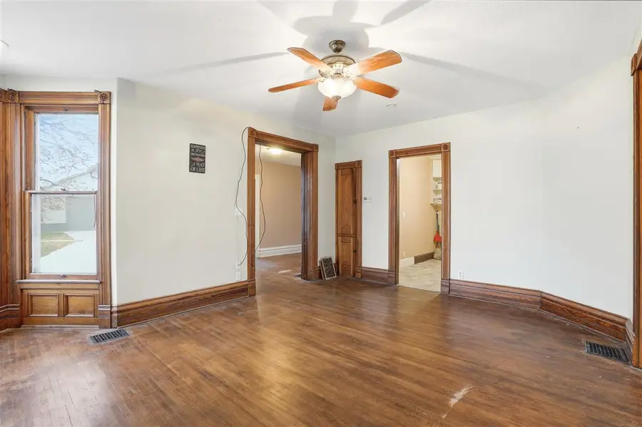 221 S Ave. D, Washington, IA 52353 - Image #3