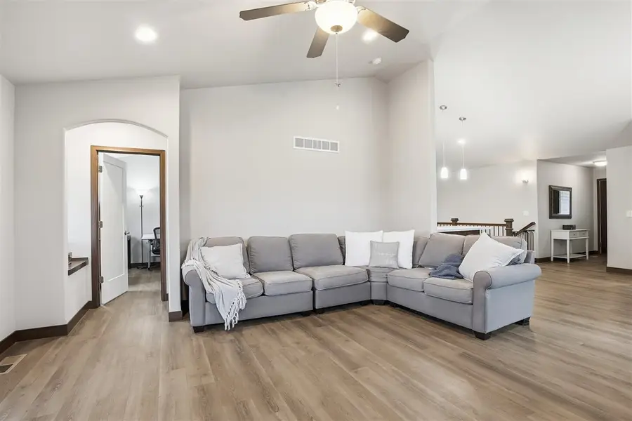 622 Dakota Ave, Tiffin, IA 52340 - Image #3