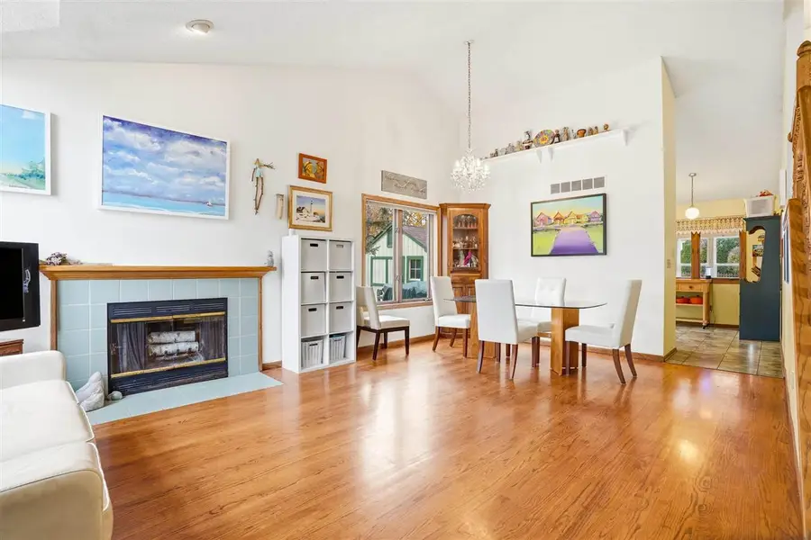 1319 Chamberlain Dr, Iowa City, IA 52240 - Image #2