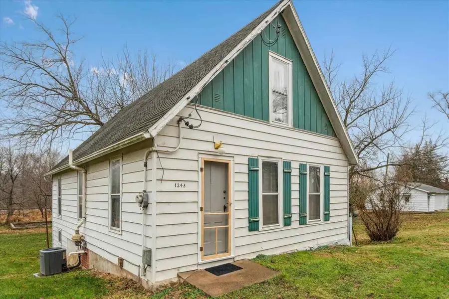 1243 Bertram St, Cedar Rapids, IA 52403 - Image #2