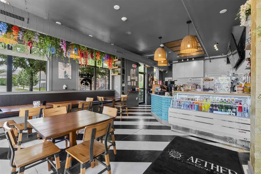 1006 WALKER CIR, Iowa City, IA 52245 - Image #2