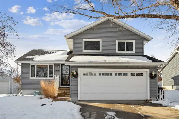 3030 5Th St, Marion, IA 52302