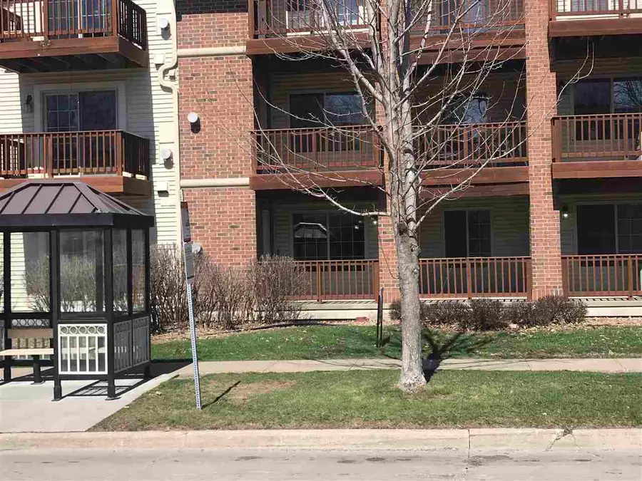 454 West Side Dr, Iowa City, IA 52246 - #2